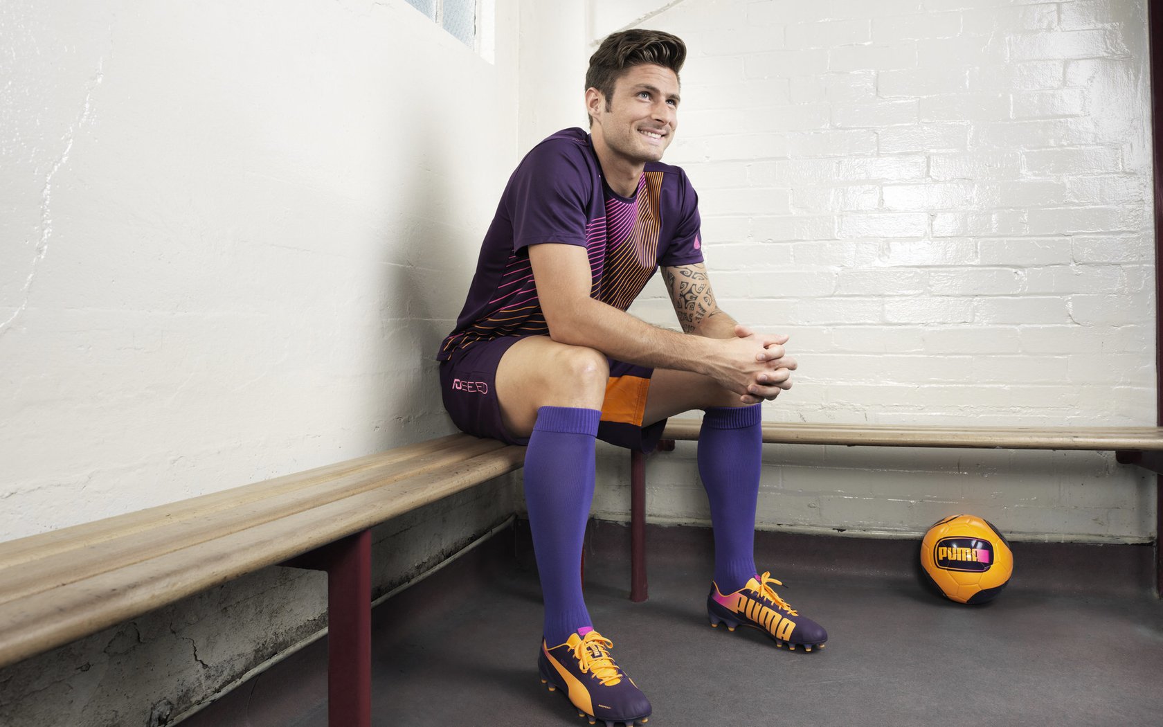 “武汉马拉松:赛场上,速度与毅力的较量”